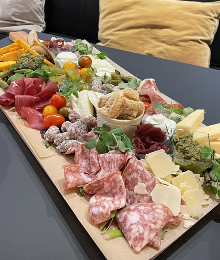 🧀 Hent hyggen hjem: Italiensk tapas klar til afhentning i Fredericia eller Esbjerg