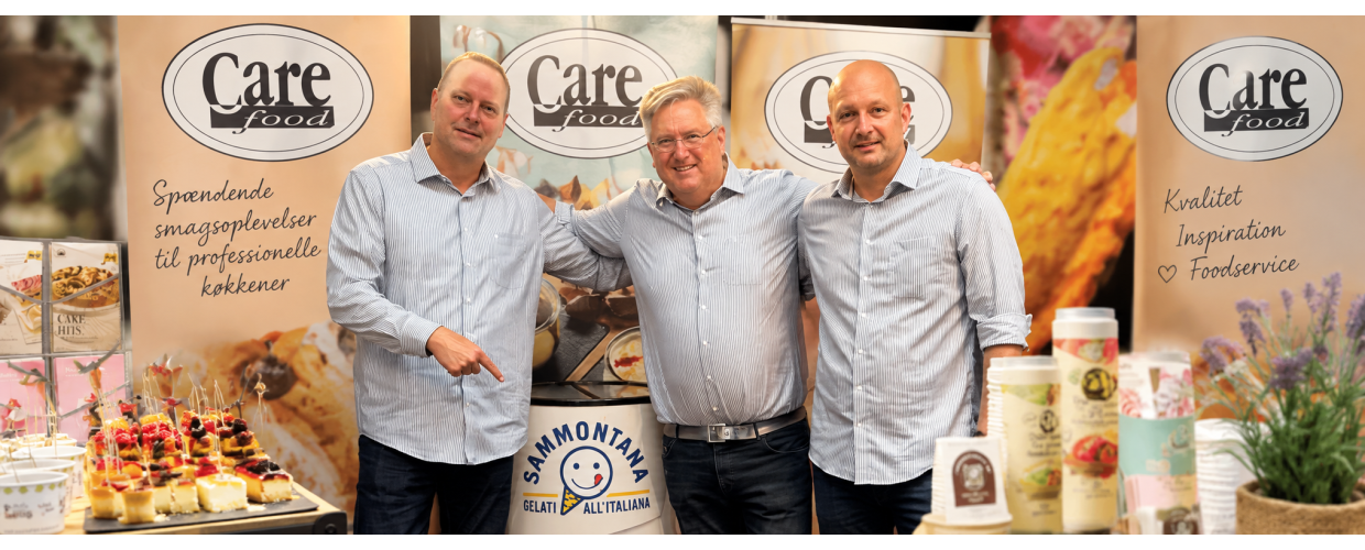 Carefood-teamet p� foodservicemesse med kager, desserter og is