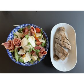 Salatbowle med lufttrret skinke | 1 pers | menu til afhentning