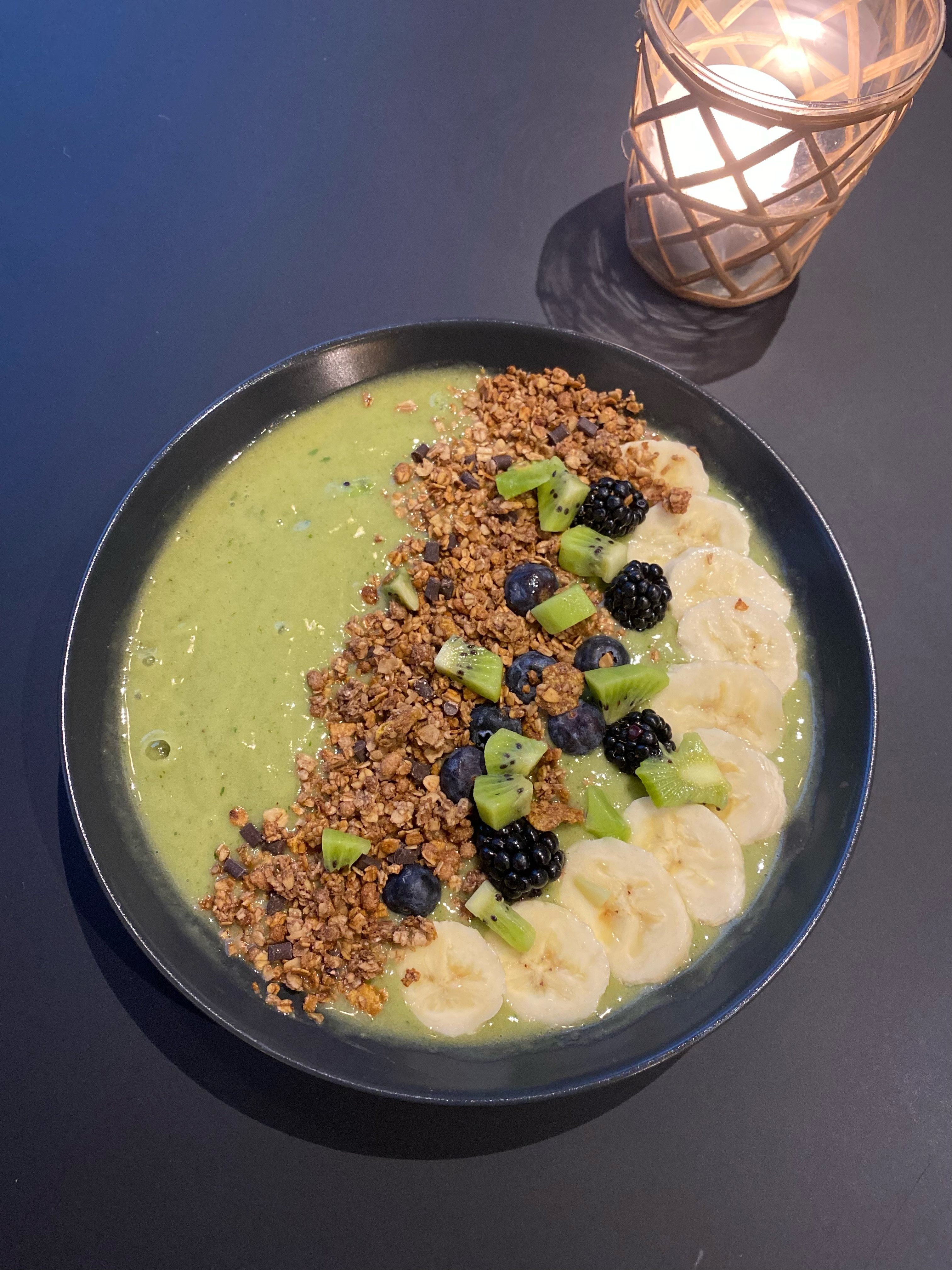 Smoothie bowl | 1 pers | Grn Tropical (banan, ananas, mango, spinat)