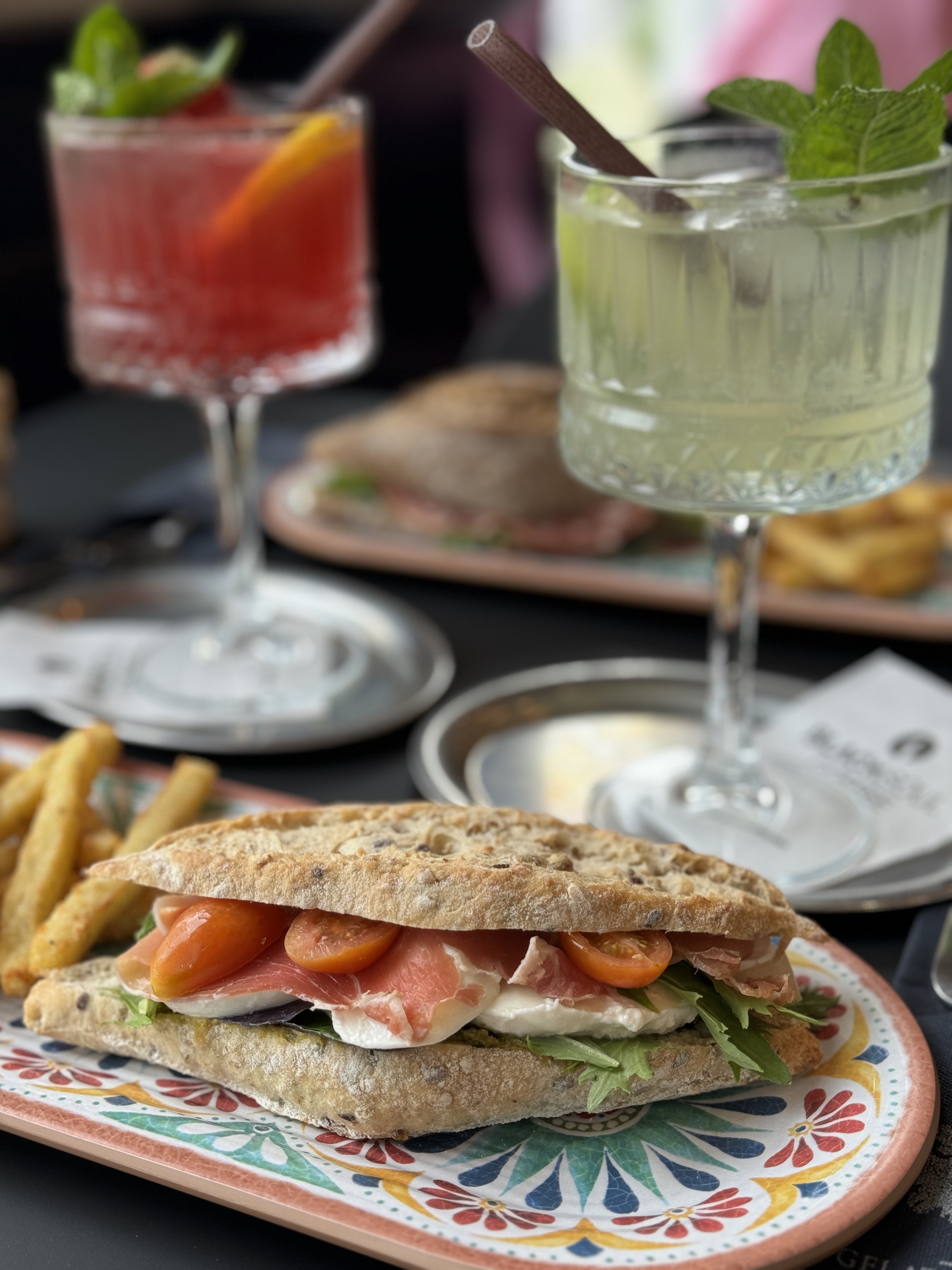 Koldthvet lyst surdejs sandwich med kerner | 1 pers | sandwich til afhentning