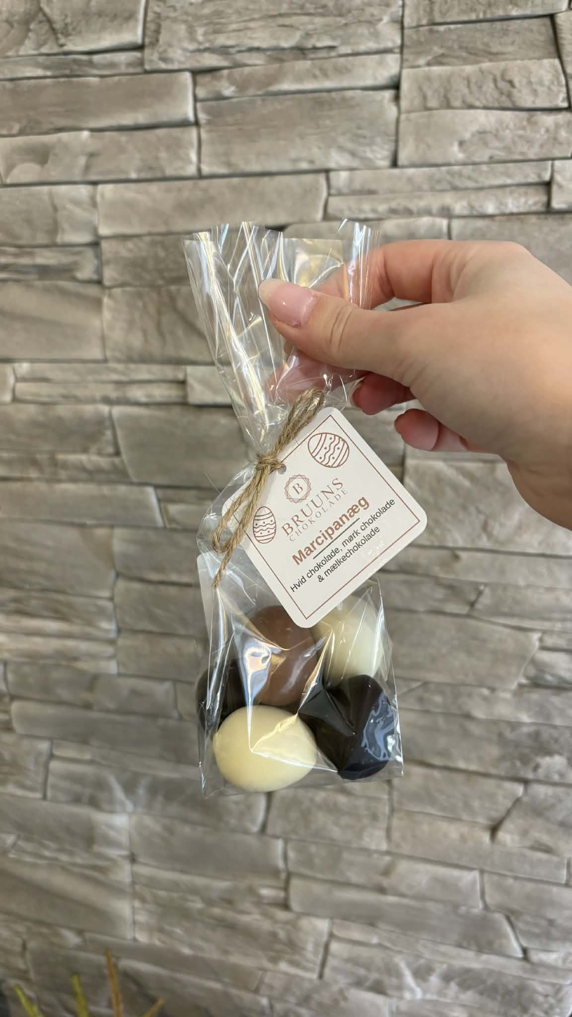 Sm� marcipan�g i pose &ndash; 6 stk. klassiske p�ske�g i ren marcipan.