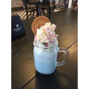 DESSERT OPSKRIFT - Milkshake, bubbelgum m/ mashmallows